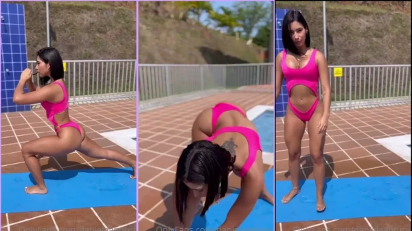 Daniela Antury showed the ass