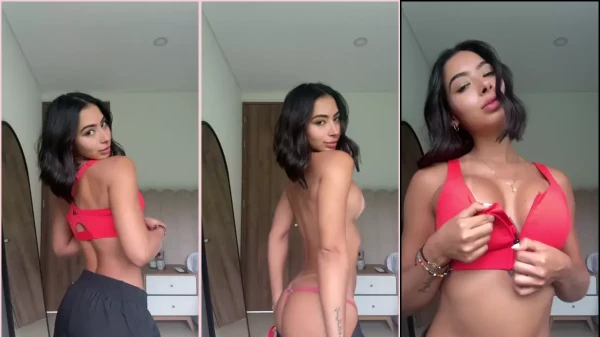 Fell on the net to Daniela antury changing clothes