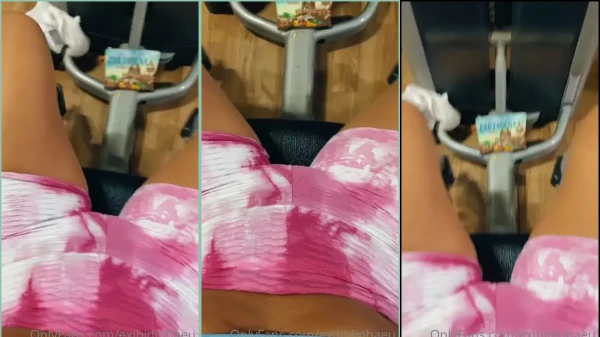 Electra Dominica de Short stuck in the pussy