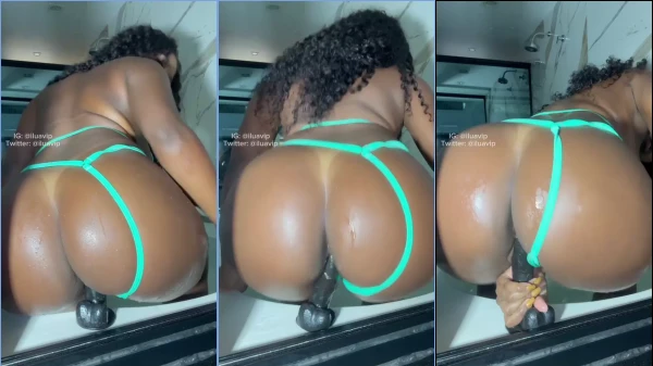 Delicious black video luana the queen sitting on the black console