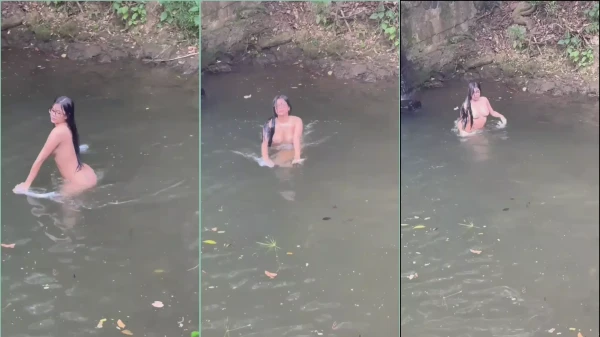 Gabriel Uribe naked taking a bath of river