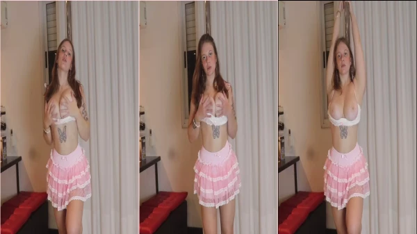 LispectorNua Delicia showing big busts at bitching