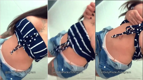 Nayara Macedo de Shortinho denim showing the big tits