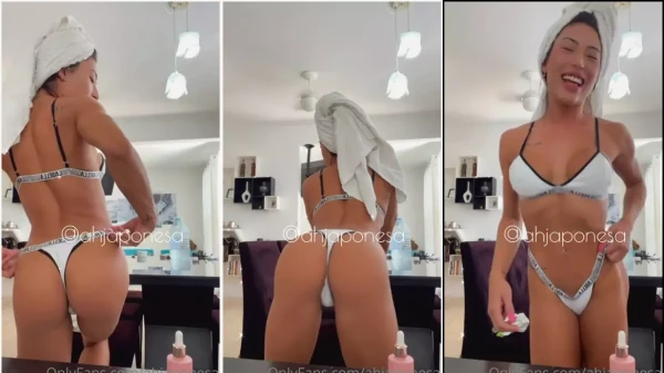 Sexy video of ahjaponse after the bath