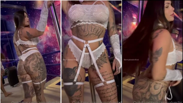 Anny Alves in Poledance doing porn