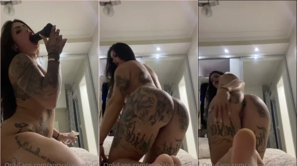 Hot brunette brunette anny alves masturbating