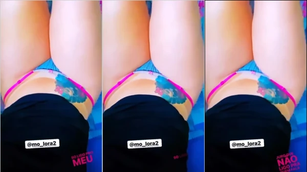 Mo lora showing your new tatto