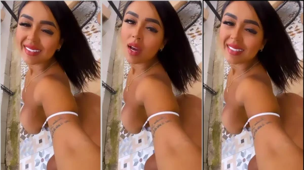 Naughty and with a smile on his face, Andreamolina displays the body