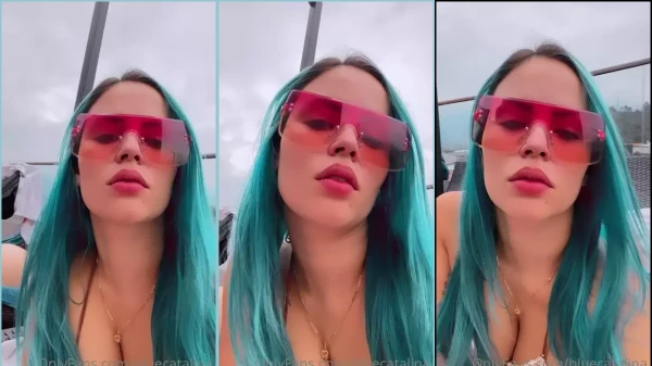 Blue Catalina taking a bronze with your body