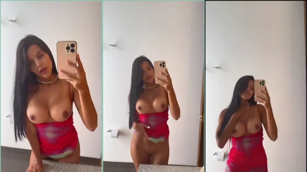 In front of the mirror Danielac1509 is naked